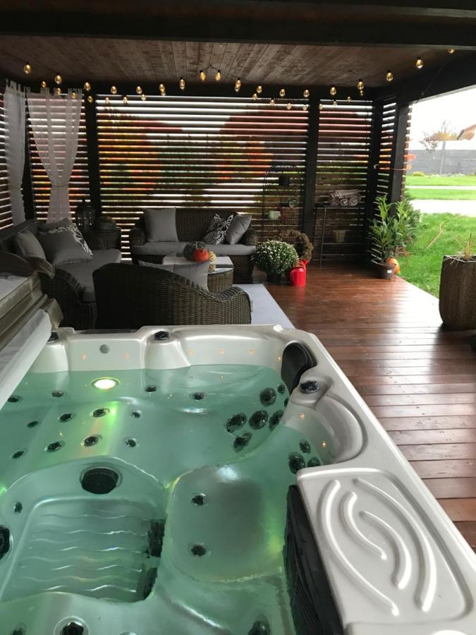 Orchardhouse Farmhouse, Wellness Chrast  Eksteriør billede